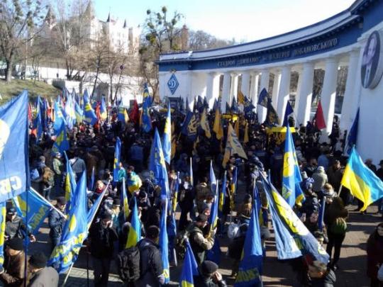 Движение в центре Киево парализовано из-за марша националистов