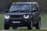 10-летний внук британской королевы за рулем Land Rover вызвал горячие споры в соцсетях (фото)
