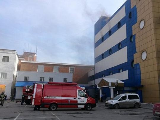В Москве горит детский торговый центр: есть погибший