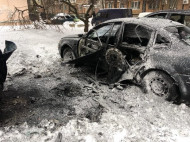 В центре Донецка подорвали автомобиль (видео)
