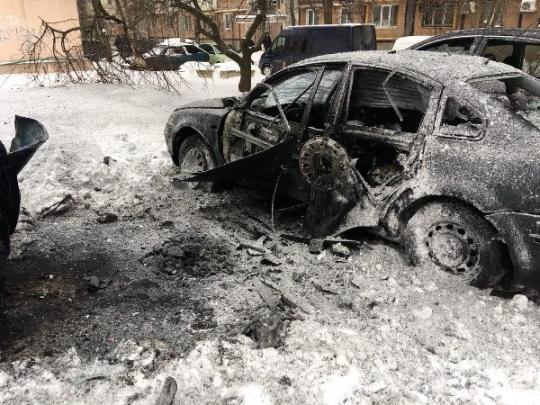 В центре Донецка подорвали автомобиль (фото, видео)