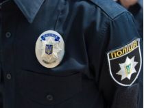 Одели черный пакет на голову и затолкали в авто: в Киеве похитили иностранцев