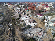 60 домов вот-вот рухнут: Одесчина просит у Кабмина деньги на борьбу с оползнями (фото)