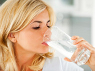 Вопреки Супрун: диетолог объяснила, почему вредно пить много воды