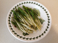 Новый салат из черемши: легкий рецепт деликатеса