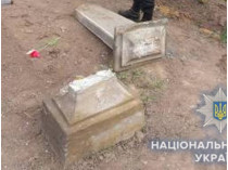 На кладбище в Одесской области погибла трехлетняя девочка (фото)