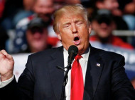 Трамп уверен в точности авиаударов по сирийским военным объектам (видео)