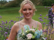 Британка полностью разорилась на свадьбах 20 подруг за четыре года (фото) 