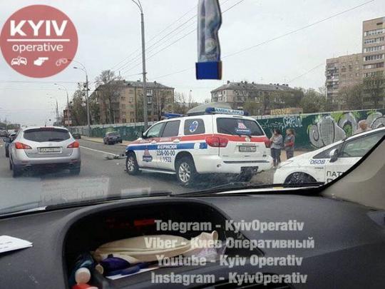 Стали известны причины столкновения «скорой» и маршрутки в Киеве (фото)