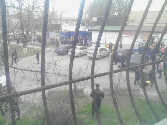 В Одессе – стрельба на автостоянке, есть раненые