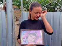 Мать изнасилованной и убитой 8-летней девочки просит не допускать журналистов на суд 
