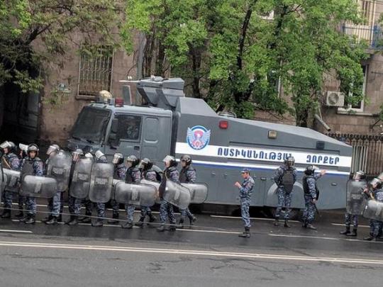 Бронетехника на улицах Еревана