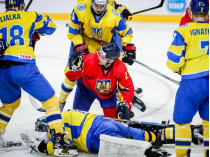 Сборная Украины по хоккею на чемпионате мира в Литве одолела румын и уступила эстонцам 
