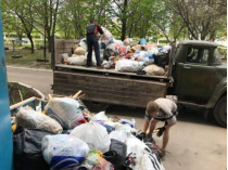 В Кропивницком из квартиры старушки вывезли шесть ЗИЛов мусора
