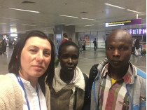 Спортивный директор Run Ukraine Ирина Лищинская и кенийские марафонцы