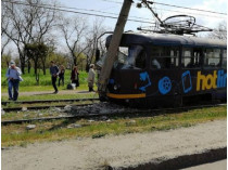В Одессе трамвай врезался в столб: есть пострадавшие (фото)