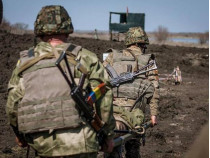 На Донбассе за сутки пострадали 4 украинских военных