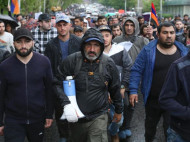 В Армении протестующие начали блокаду аэропорта (видео)