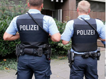 Полиция Германии проводит рейд после нападения мигрантов