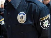 Под Харьковом суд арестовал мужчину, который бросил во двор с детьми коктейль Молотова 