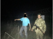Под Харьковом задержали мужчин при попытке пробраться через «стену Яценюка» в Россию 