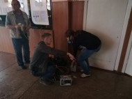 На Днепропетровщине 700 детей эвакуировали из-за газа в мужском туалете школы (фото)
