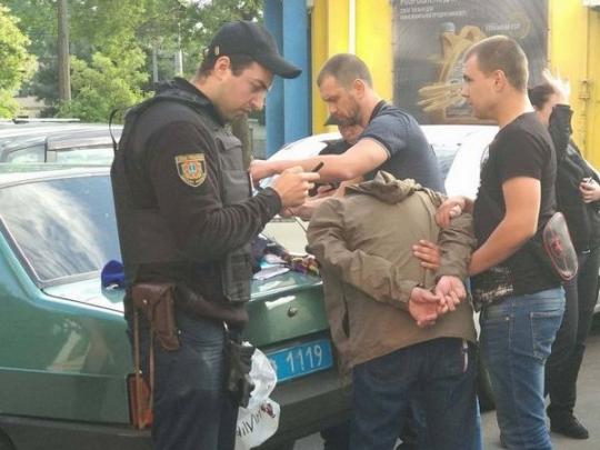 Стрельба на одесской Молдаванке: полиция преследует грабителей