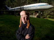 Американский пенсионер превратил списанный Boeing в свой холостяцкий дом (фото, видео)