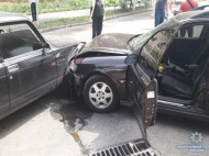 Гастролеры из Молдовы таранили авто полиции, чтобы скрыться от преследования (фото)