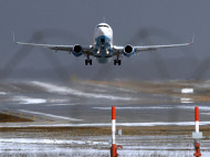 Во Внуково аварийно сел с одним работающим двигателем Boeing 737