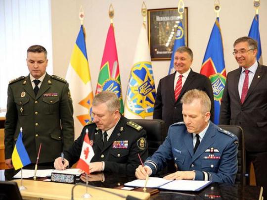 Украина и Канада подписали соглашение об улучшении военного сотрудничества