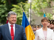 Президент иностранного государства вскоре впервые посетит линию фронта на Донбассе, — Порошенко