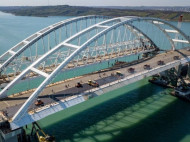 Из-за Керченского моста в Азовское море не смогут попасть более сотни грузовых судов