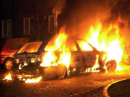 Ночью в Киеве сожгли автомобиль тележурналиста (видео)