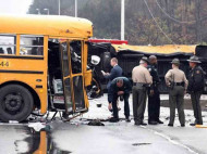В США двадцать человек пострадали в ДТП со школьным автобусом