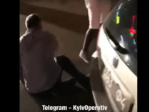 в Киеве мужчина наказал пьяного водителя, чуть не сбившего его ребенка (видео 18+)