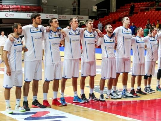В сборную Украины по баскетболу едут пять «американцев»