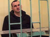 Адвокат Динзе: состояние объявившего голодовку Сенцова стабильное, он получает поддерживающую терапию