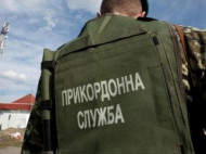 Пьяный пограничник из "Жулян" избил дубинкой троих мужчин (видео)