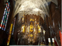 В Гданьске можно увидеть самый большой в мире янтарный алтарь (фото) 