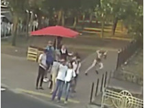 Видео с камер наблюдения, где в объектив попали все члены банды, появилось в интернете