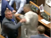 «Терроризм» Сенцова спровоцировал драку в парламенте 