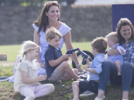 Принца Уильяма и Кейт Миддлтон раскритиковали за "неприемлемые игры" сына (фото) 
