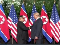 Трамп попросил фотографов сделать их с Ким Чен Ыном «более стройными и красивыми»
