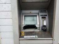 В Харькове воры влезли в окно отделения банка и взорвали банкомат (фото, видео)
