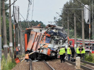 В Польше поезд столкнулся с грузовиком, пострадали около 30 человек