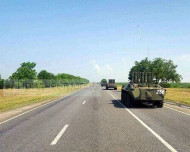 В нескольких километрах от границы с Украиной заметили российскую бронетехнику (видео)