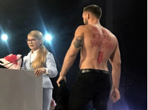 В присутствии зрителей перед Тимошенко разделся мужчина 