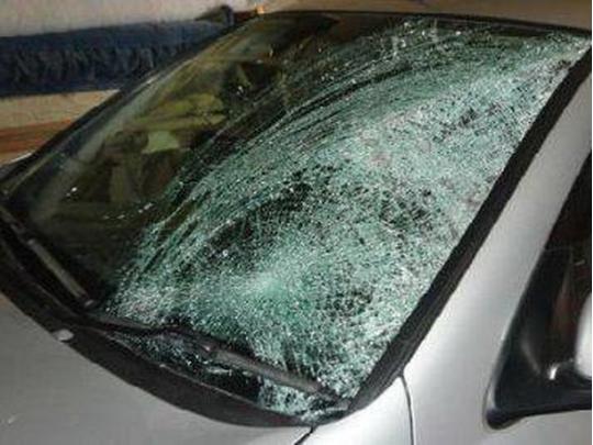 Чуть не убили детей: на одесской трассе подростки бросали камни в проезжавшие машины (фото)