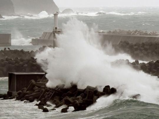 На Японию обрушился мощный тайфун «Гаеми»